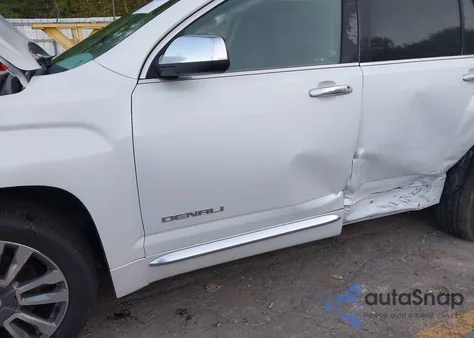 2016 GMC Terrain Denali z USA, uszkodzony, nr VIN 2GKFLRE3XG6166072